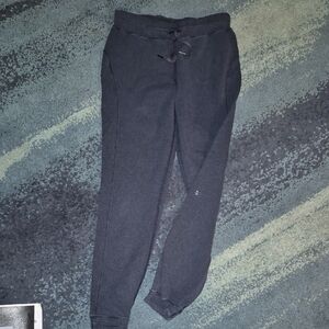 Lululemon Kick It Sweatpant..size 6